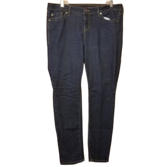 Torrid | Women's Classic Dark Rinse Skinny Jeans (Size 16R) - Picture 1 of 8